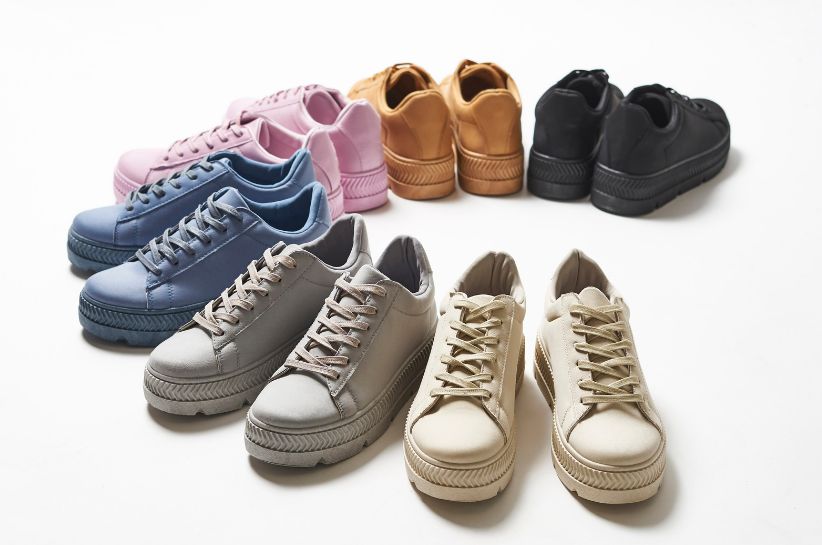 Ce trebuie făcut pentru a preveni decolorarea pantofilor?