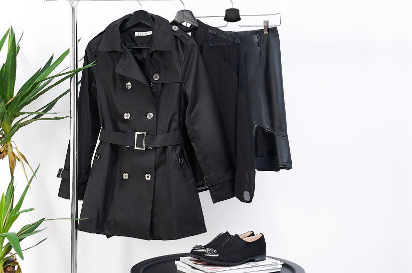Palton negru – cele mai moderne ținute pentru toamnă