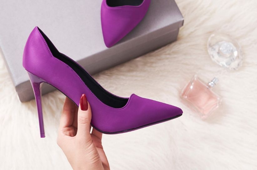 ținute originale folosind pantofi stiletto violet