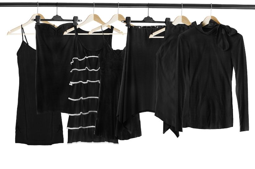 Cum să restabilești negrul hainelor? Îți prezentăm modalități care te vor surprinde!